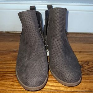 Womans Size 9 Booties